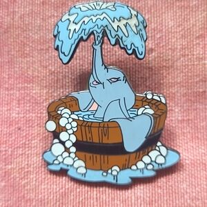 VINTAGE Disney Dumbo In Washtub Pin